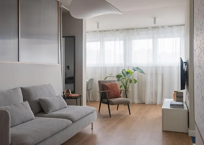 Indigo - Brand New Studio Apartment